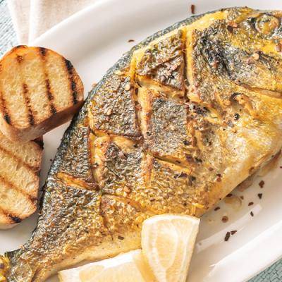 Seebrasse in Salzkruste